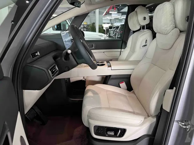 Li Auto MEGA — Фото автомобиля 8