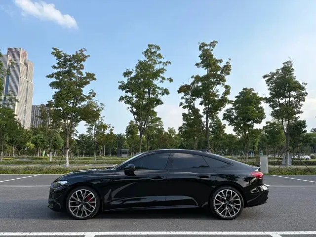 Audi Audi A5L Sportback 2025 2.0T Zhiling quattro — Фото автомобиля 5