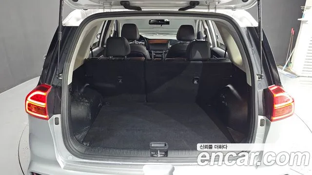 Kia Niro — Фото автомобиля 26