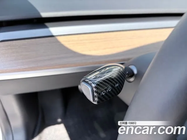 Tesla Model 3 — Фото автомобиля 4