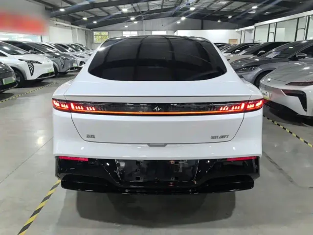 Dongfeng eπ 007 — Фото автомобиля 5