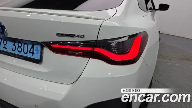 BMW i4 — Фото автомобиля 22