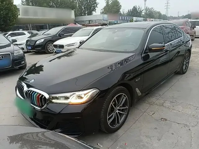 Фотография автомобиля — BMW 5 Series