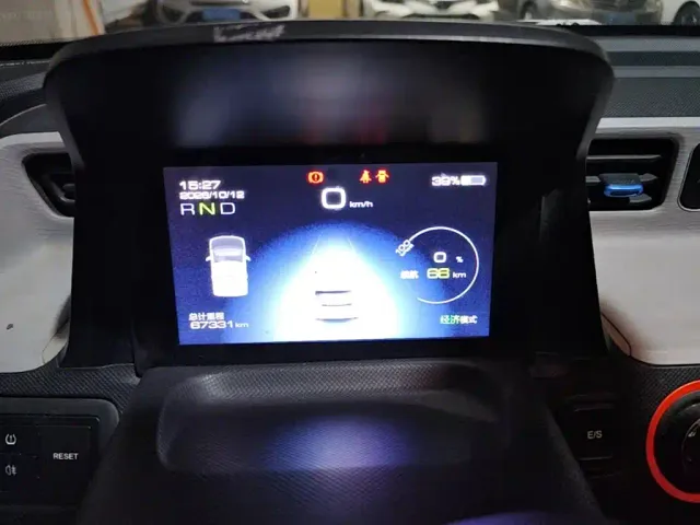 Wuling Hongguang Mini EV — Фото автомобиля 14