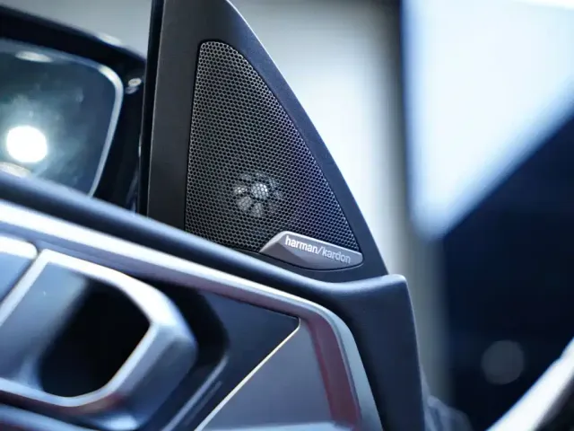 BMW M4 — Фото автомобиля 24