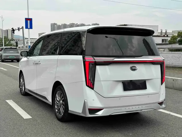 GAC Trumpchi M8 — Фото автомобиля 3