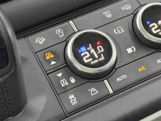 Land Rover Defender — Фото автомобиля 17
