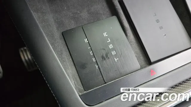 Tesla Model X — Фото автомобиля 30