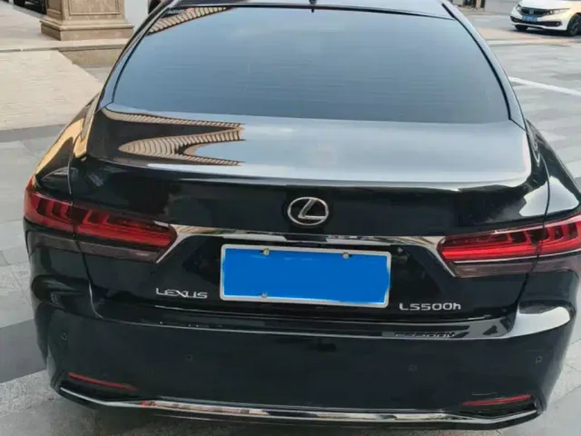 Lexus LS — Фото автомобиля 6