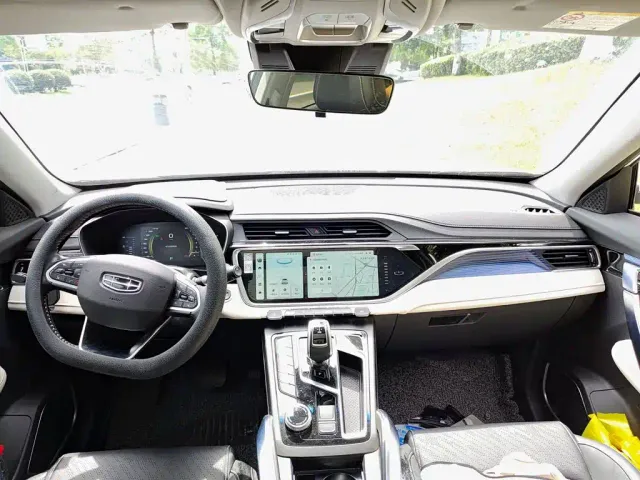 Geely Boyue — Фото автомобиля 10