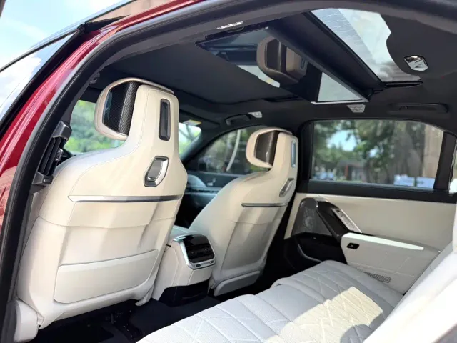 BMW 7 Series — Фото автомобиля 8