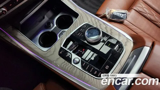 BMW X7 — Фото автомобиля 9