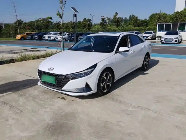 Фотография автомобиля — Hyundai Elantra