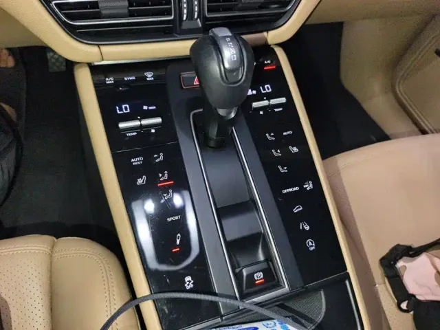 Porsche Macan — Фото автомобиля 10