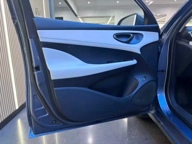 BYD Seal 05 DM-i — Фото автомобиля 9