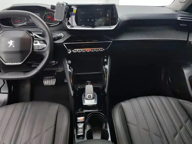 Peugeot 2008 — Фото автомобиля 13
