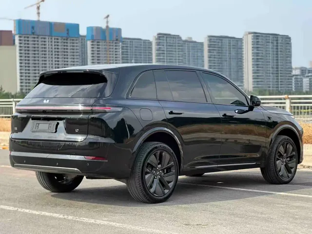 Li Auto L7 — Фото автомобиля 7