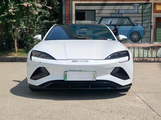 BYD Seal — Фото автомобиля 2
