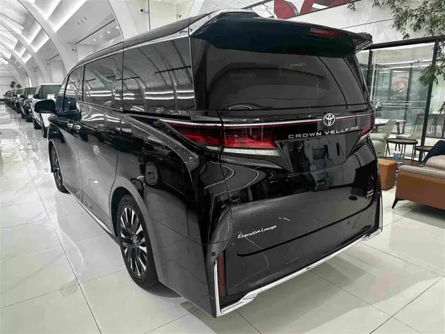Toyota Vellfire — Фото автомобиля 17