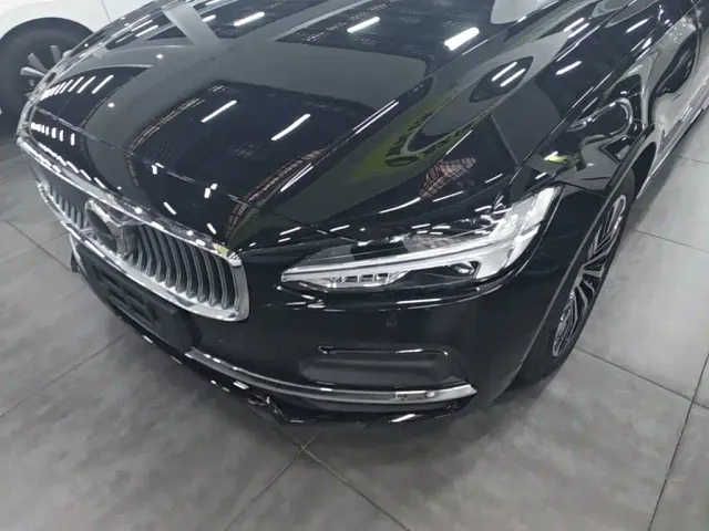 Volvo S90 — Фото автомобиля 23