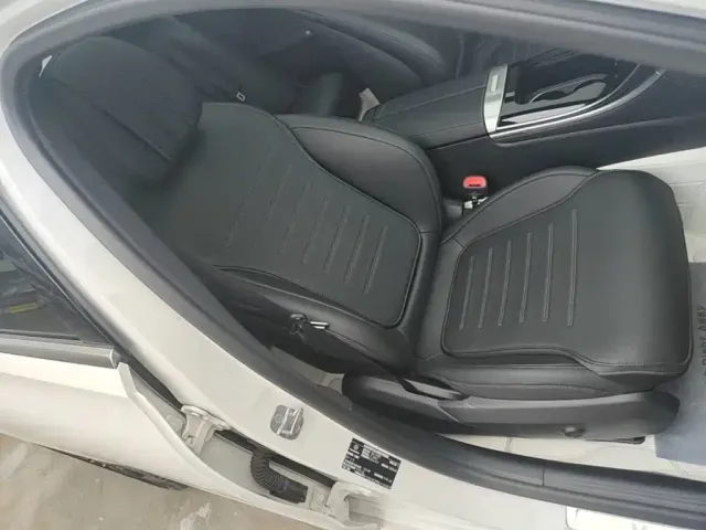 Mercedes-Benz C-Class — Фото автомобиля 24