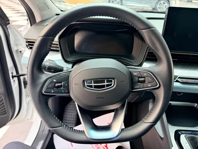 Geely Emgrand L — Фото автомобиля 10