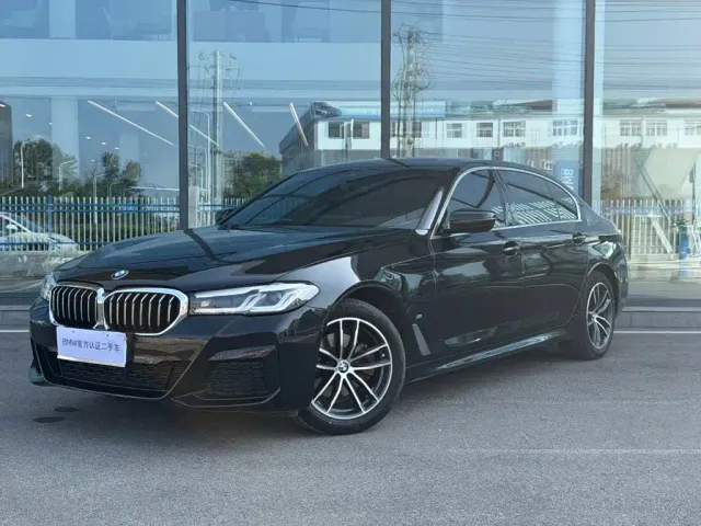 Фотография автомобиля — BMW 5 Series