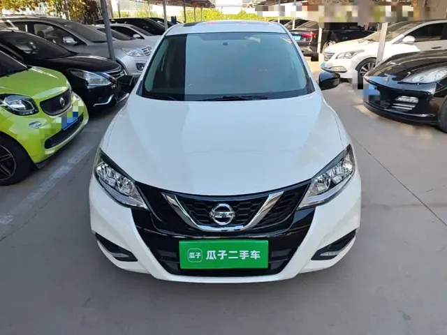 Nissan Tiida — Фото автомобиля 2