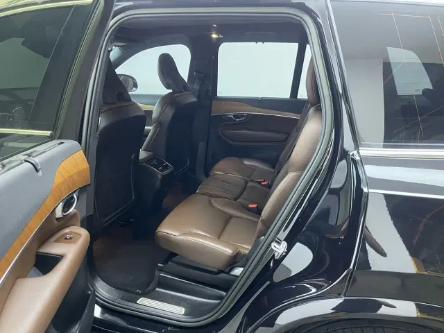 Volvo XC90 — Фото автомобиля 14