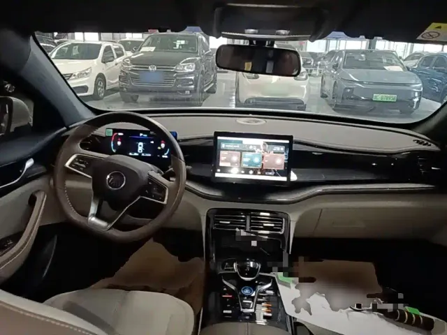 BYD Qin PLUS — Фото автомобиля 9