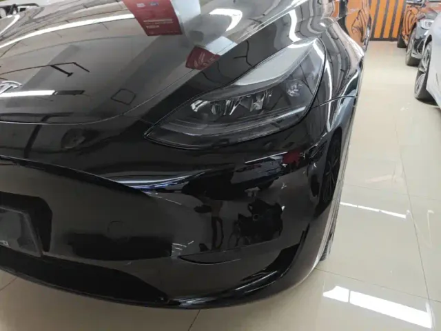 Tesla Model Y — Фото автомобиля 23