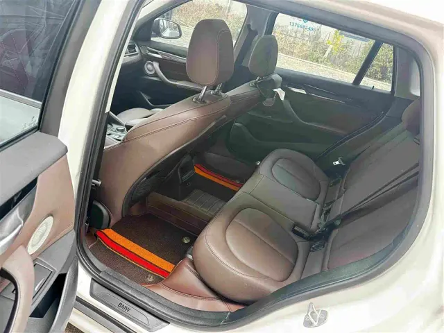 BMW X1 — Фото автомобиля 6