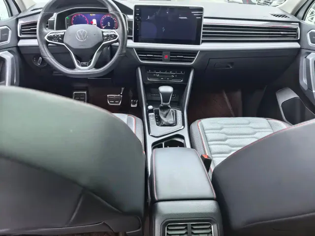Volkswagen Tiguan L — Фото автомобиля 8