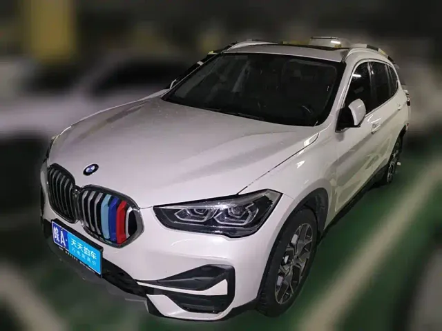 Фотография автомобиля — BMW X1