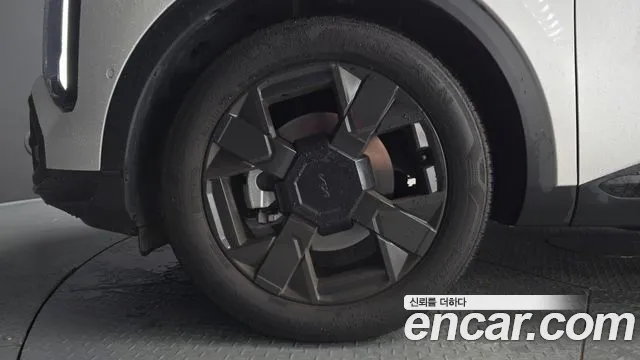 Kia Sportage Бензин 1.6 турбо 2WD — Фото автомобиля 3