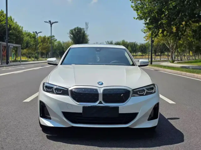 BMW i3 — Фото автомобиля 2