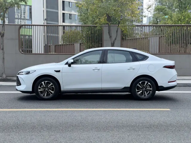 BYD Qin PLUS — Фото автомобиля 3