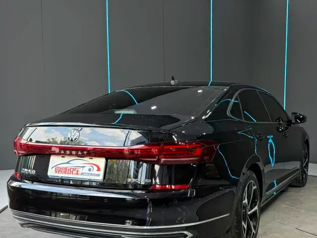 Volkswagen Passat — Фото автомобиля 8