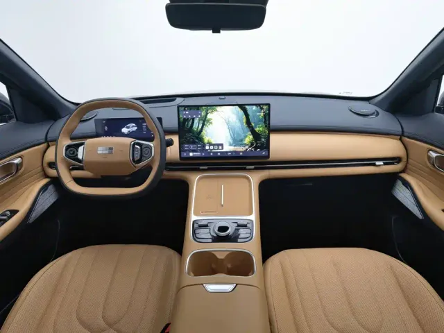 Geely Galaxy Starship 7 EM-i — Фото автомобиля 5