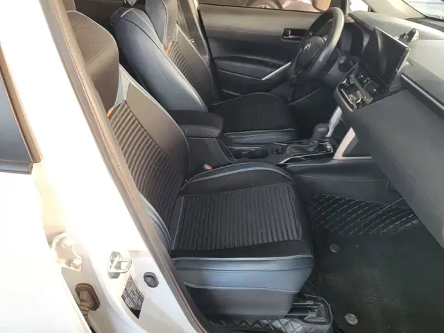 Toyota Corolla Cross — Фото автомобиля 24
