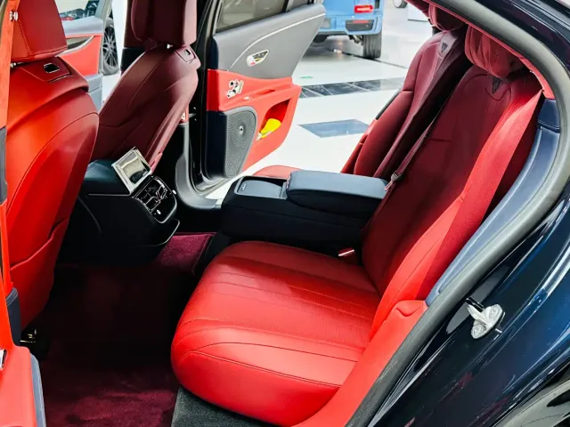 Bentley Flying Spur — Фото автомобиля 7