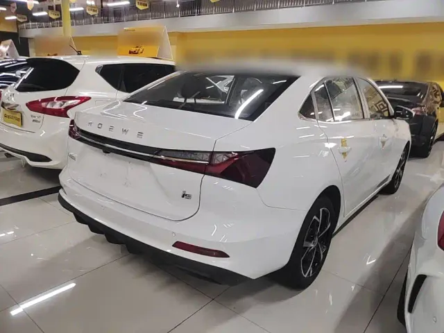Roewe i5 — Фото автомобиля 6