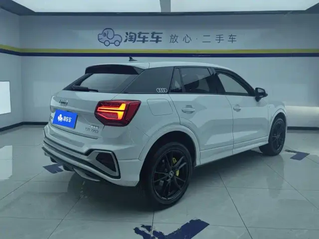 Audi Q2L — Фото автомобиля 3