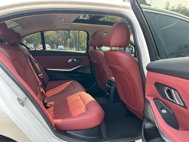 BMW 3 Series — Фото автомобиля 18