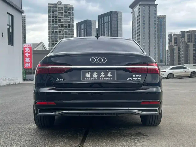 Audi A6L — Фото автомобиля 10