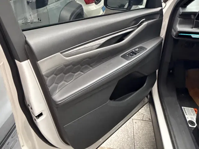 Ford Edge — Фото автомобиля 6
