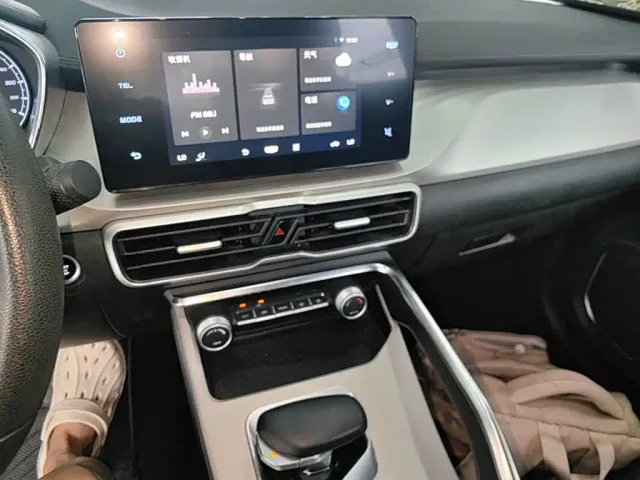 Geely Binyue — Фото автомобиля 8