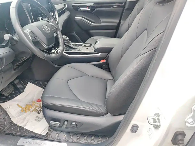 Toyota Highlander — Фото автомобиля 5