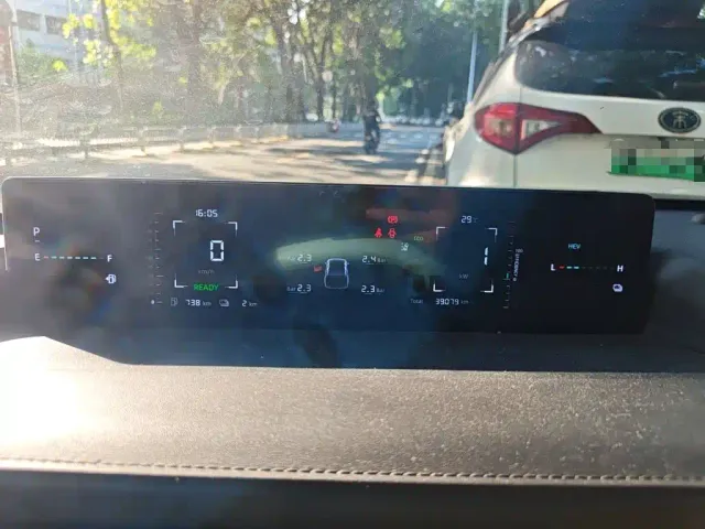 Changan Qiyuan A05 — Фото автомобиля 7