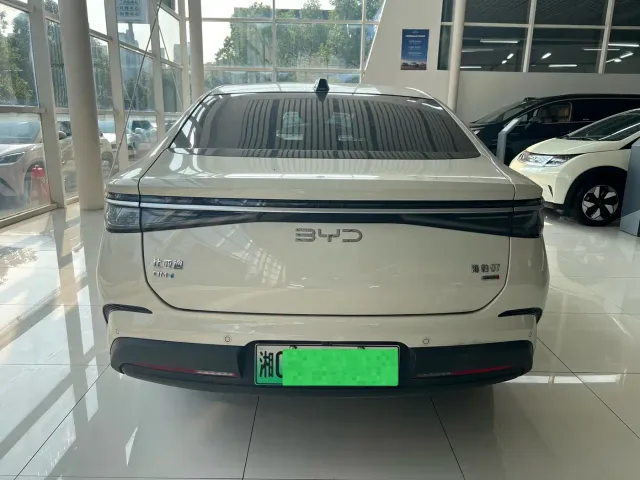 BYD Seal 07 DM-i — Фото автомобиля 8
